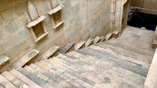 インド 階段井戸